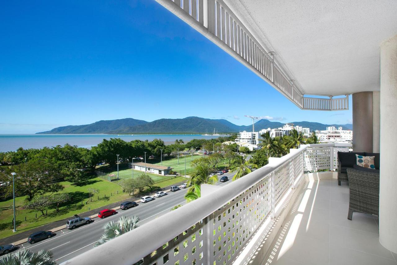 Cairns Luxury Seafront Apartment Exteriör bild