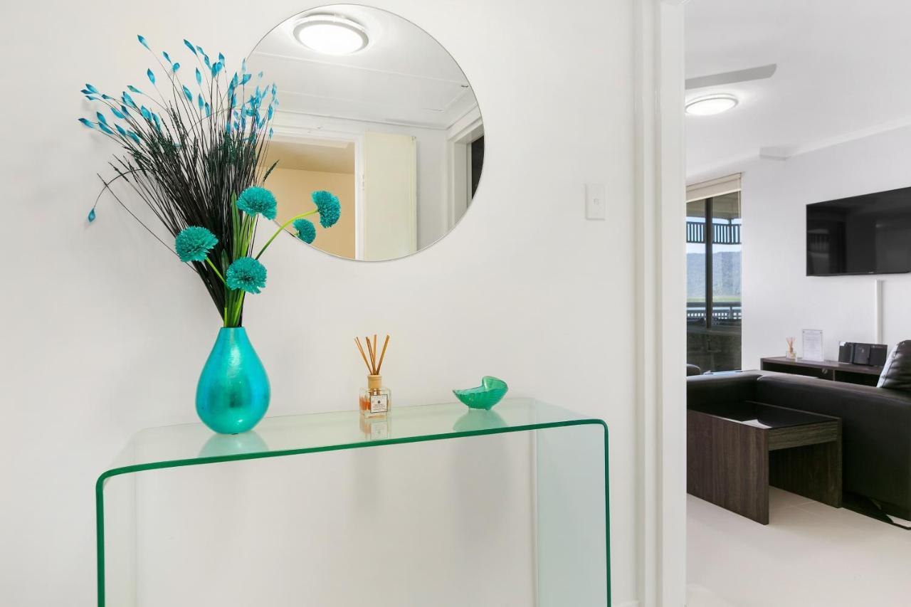 Cairns Luxury Seafront Apartment Exteriör bild