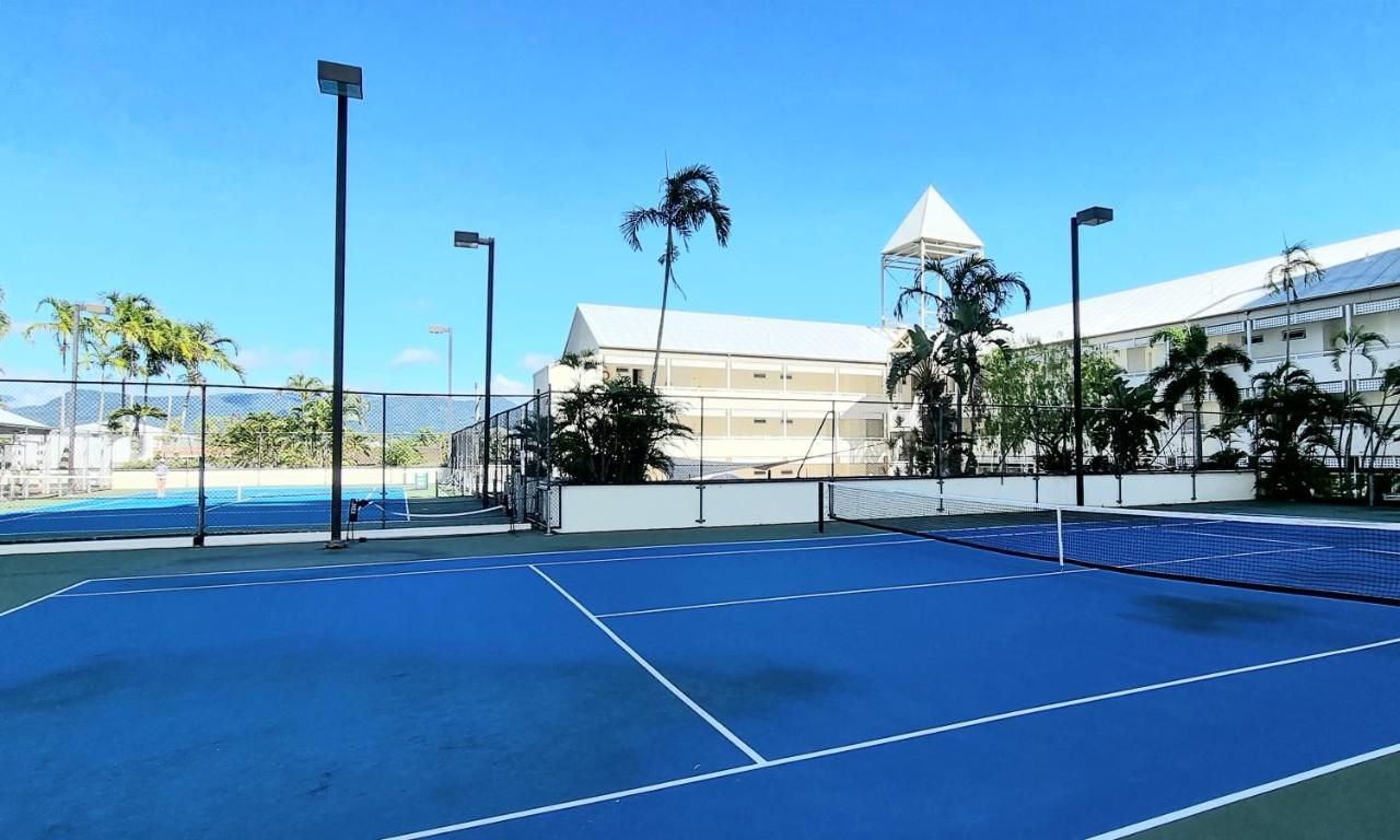Cairns Luxury Seafront Apartment Exteriör bild
